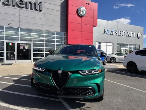 Used 2024 Alfa Romeo Tonale Veloce w/ Active Assist Package AWD/4WD image 1