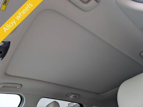 Certified 2025 Kia Sorento S w/ Panoramic Sunroof Package image 18