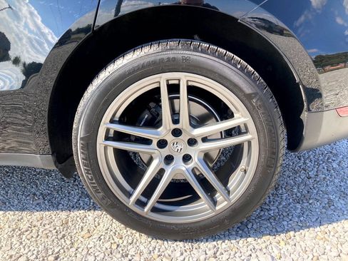 Used 2020 Porsche Macan image 24