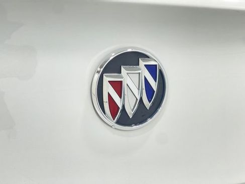 Used 2018 Buick Regal Preferred image 36