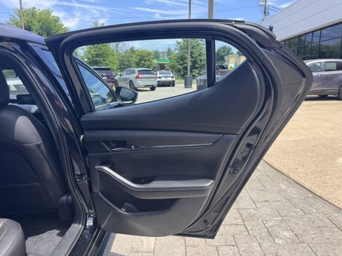 Used 2023 MAZDA MAZDA3 s FWD image 25