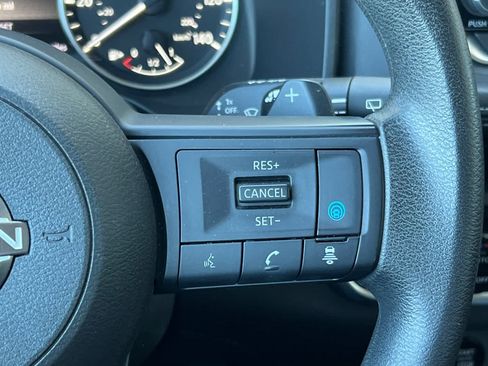 Used 2024 Nissan Rogue SV AWD/4WD image 27