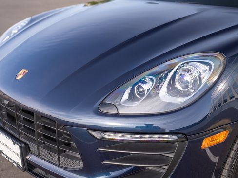 Used 2017 Porsche Macan AWD/4WD image 29