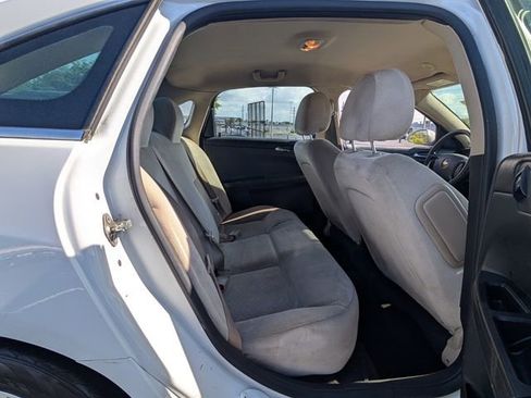 Used 2016 Chevrolet Impala LT FWD image 15
