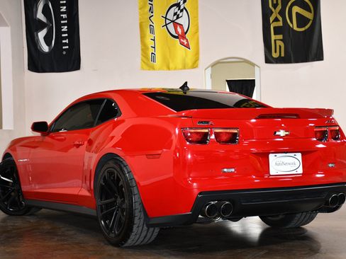 Used 2013 Chevrolet Camaro ZL1 w/ Gray Stripe Package RWD image 6