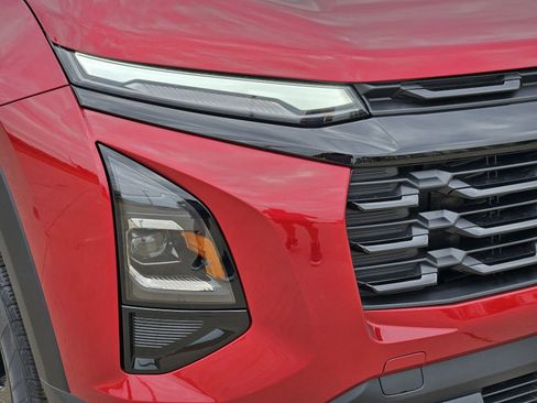 New 2026 Chevrolet Equinox LT w/ Convenience Package II FWD image 10