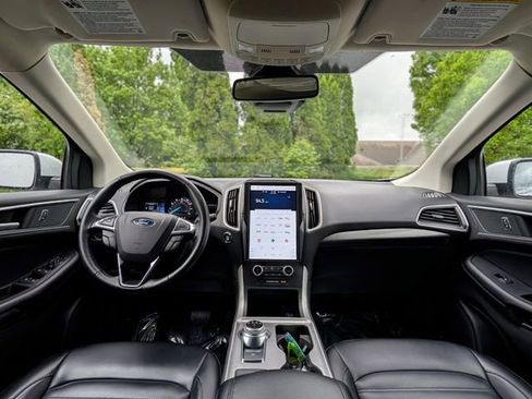 Used 2024 Ford Edge SEL AWD/4WD image 13