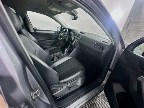 Used 2024 Volkswagen Tiguan SE image 31