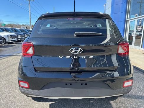 Certified 2026 Hyundai Venue SEL image 7
