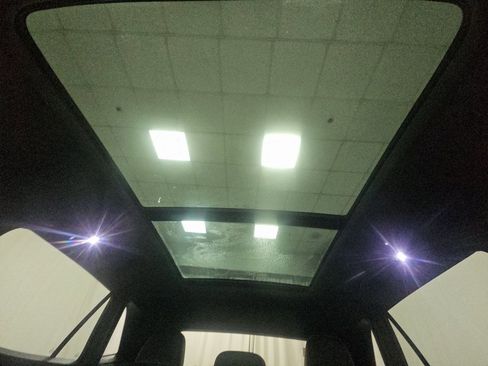 Used 2023 Volkswagen Atlas Cross Sport SEL R-Line image 8