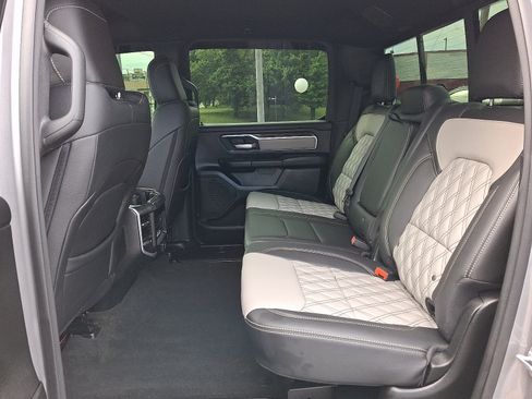 Used 2020 RAM 1500 Big Horn AWD/4WD image 11