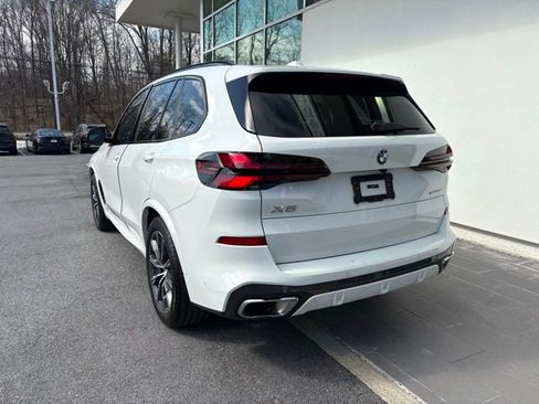 Used 2024 BMW X5 xDrive40i w/ M Sport Package image 9