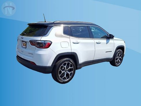 Used 2025 Jeep Compass Limited w/ Mopar Graphics Package AWD/4WD image 8