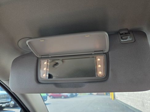 Used 2019 Chevrolet Equinox LT FWD image 19