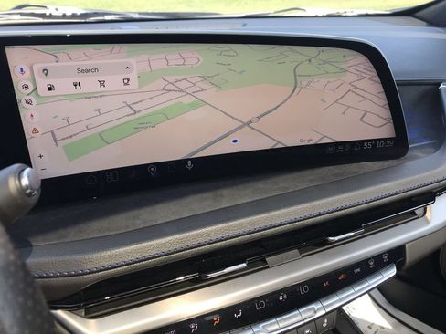 Used 2024 Cadillac XT4 Sport w/ LPO, Floor Liner Package AWD/4WD image 18