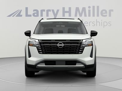 New 2026 Nissan Pathfinder SL w/ SL Premium Package