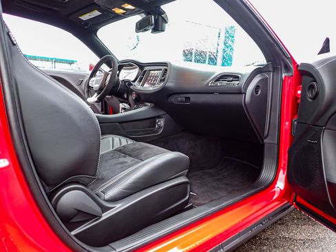 Used 2022 Dodge Challenger SRT Hellcat Redeye image 14