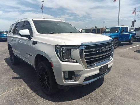 Used 2023 GMC Yukon SLT AWD/4WD image 2