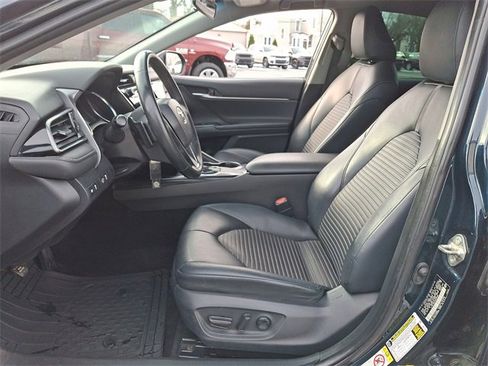 Used 2019 Toyota Camry SE image 14