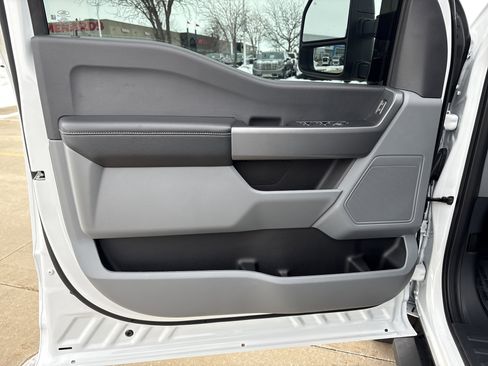 Used 2024 Ford F350 XLT w/ Snow Plow/Camper Package image 10