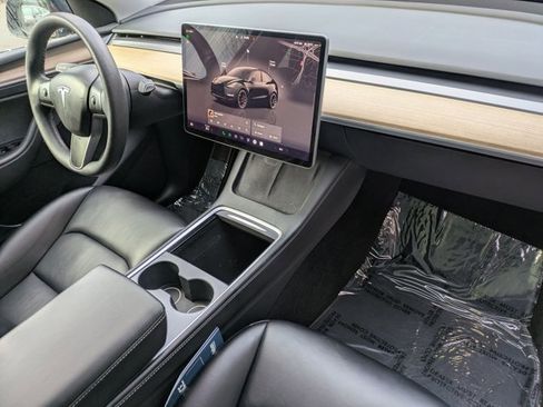 Used 2023 Tesla Model Y Performance image 26