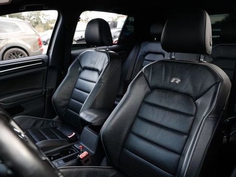 Used 2018 Volkswagen Golf R 4-Door image 9