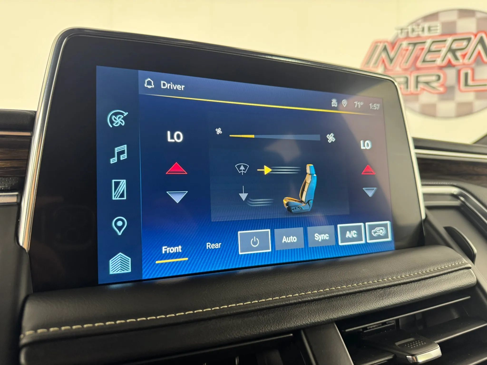 Used 2023 Chevrolet Suburban Premier AWD/4WD image 20