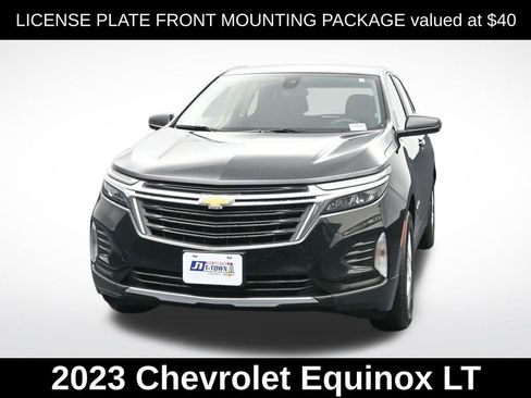 Used 2023 Chevrolet Equinox LT image 2
