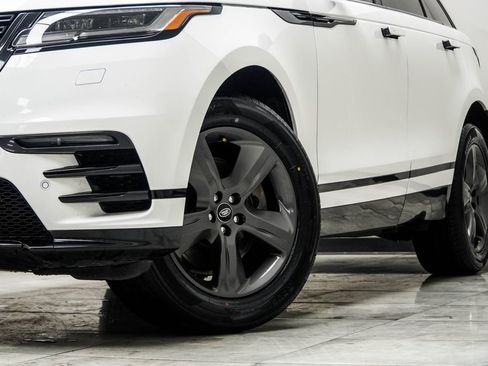 Used 2025 Land Rover Range Rover Velar Dynamic SE image 3