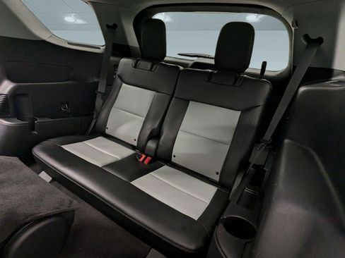 Used 2022 Ford Explorer XLT w/ Equipment Group 202A image 22