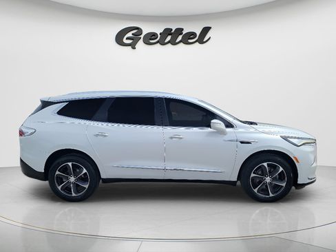 Used 2022 Buick Enclave Essence w/ Experience Buick Package FWD image 4