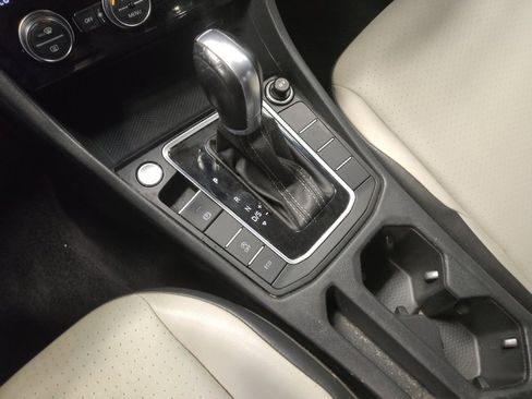 Used 2019 Volkswagen Jetta R-Line w/ R-Line Cold Weather Package image 26