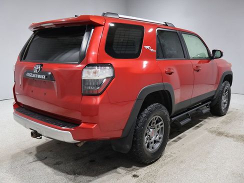 Used 2018 Toyota 4Runner TRD Off-Road image 2