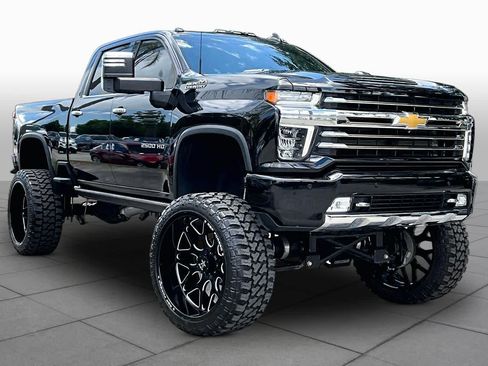 Used 2022 Chevrolet Silverado 2500 High Country AWD/4WD image 3
