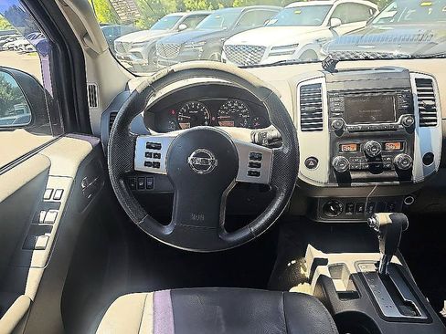 Used 2015 Nissan Frontier SV w/ SV Value Truck Package AWD/4WD image 16