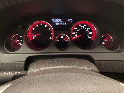 Used 2011 GMC Acadia SLT AWD/4WD image 29