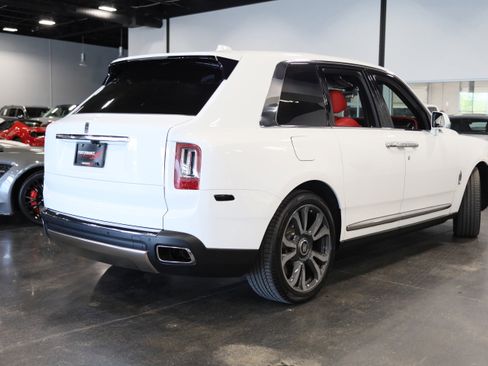 Used 2023 Rolls-Royce Cullinan AWD/4WD image 6