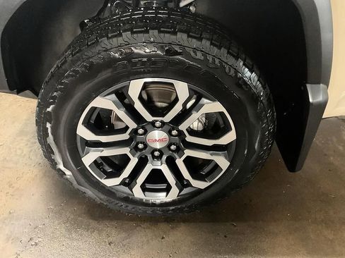 Used 2024 GMC Canyon AT4 w/ Canyon Safety Plus Package AWD/4WD image 14