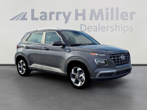 New 2026 Hyundai Venue SEL FWD image 10