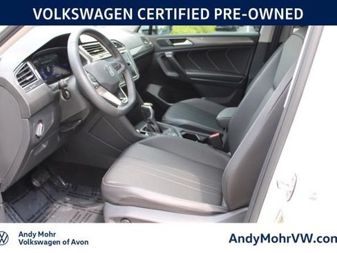 Used 2023 Volkswagen Tiguan SE AWD/4WD image 16