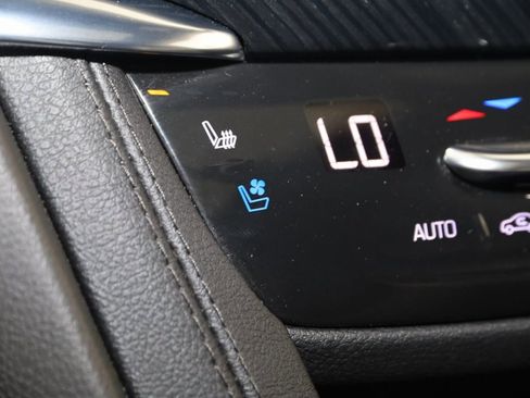 Used 2023 Cadillac XT6 Premium Luxury image 8