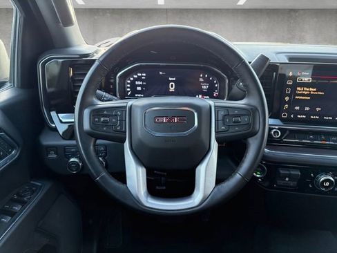 Certified 2025 GMC Sierra 1500 SLT image 17