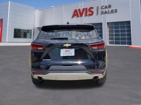 Used 2025 Chevrolet Blazer LT FWD image 7
