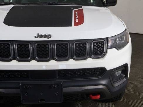 Used 2023 Jeep Compass Trailhawk AWD/4WD image 12