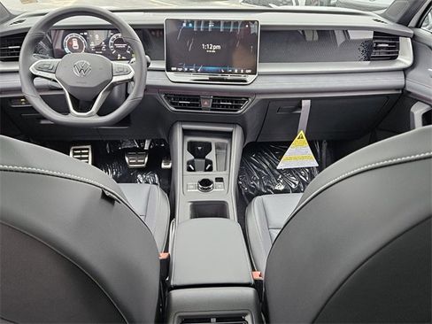 New 2026 Volkswagen Tiguan SE R-Line image 8