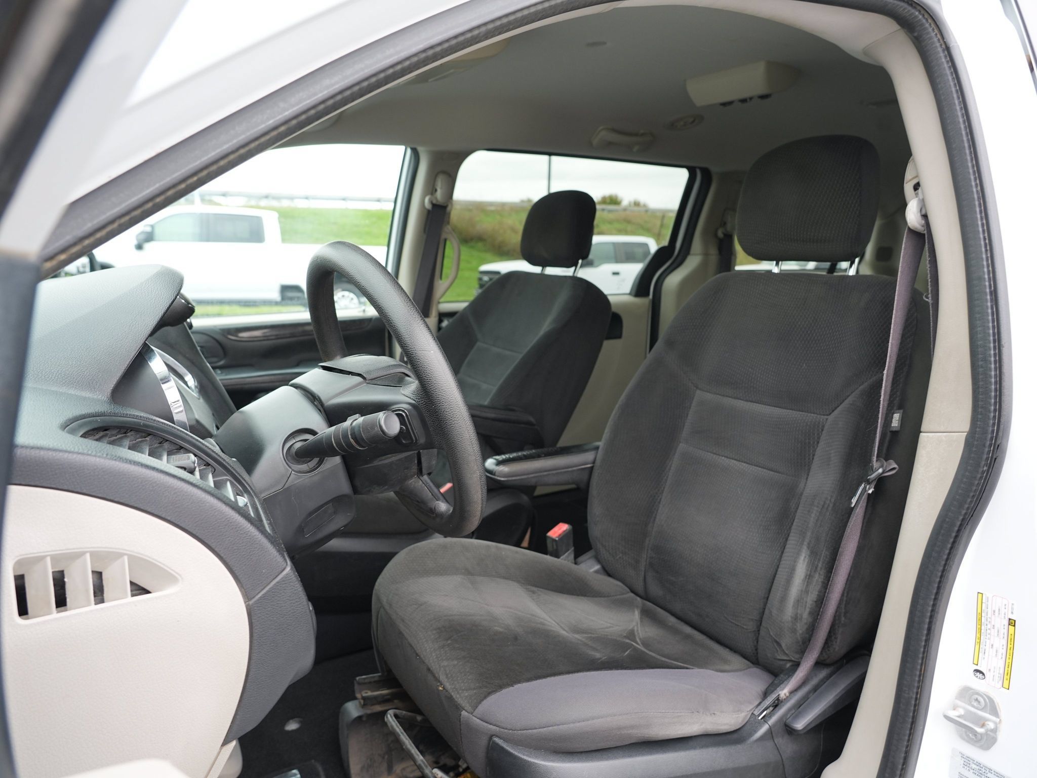 Used 2016 Dodge Grand Caravan SE w/ Quick Order Package 29E SE FWD image 13