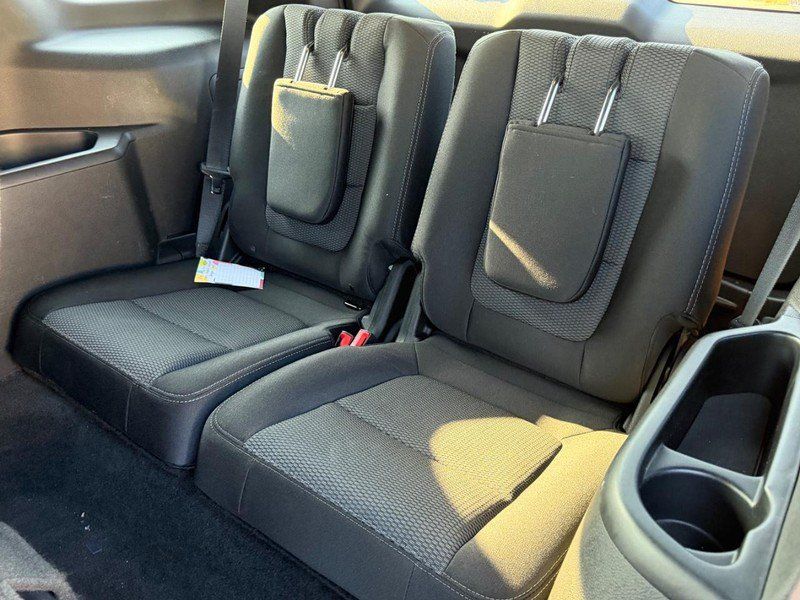 Used 2017 Ford Explorer XLT FWD image 7