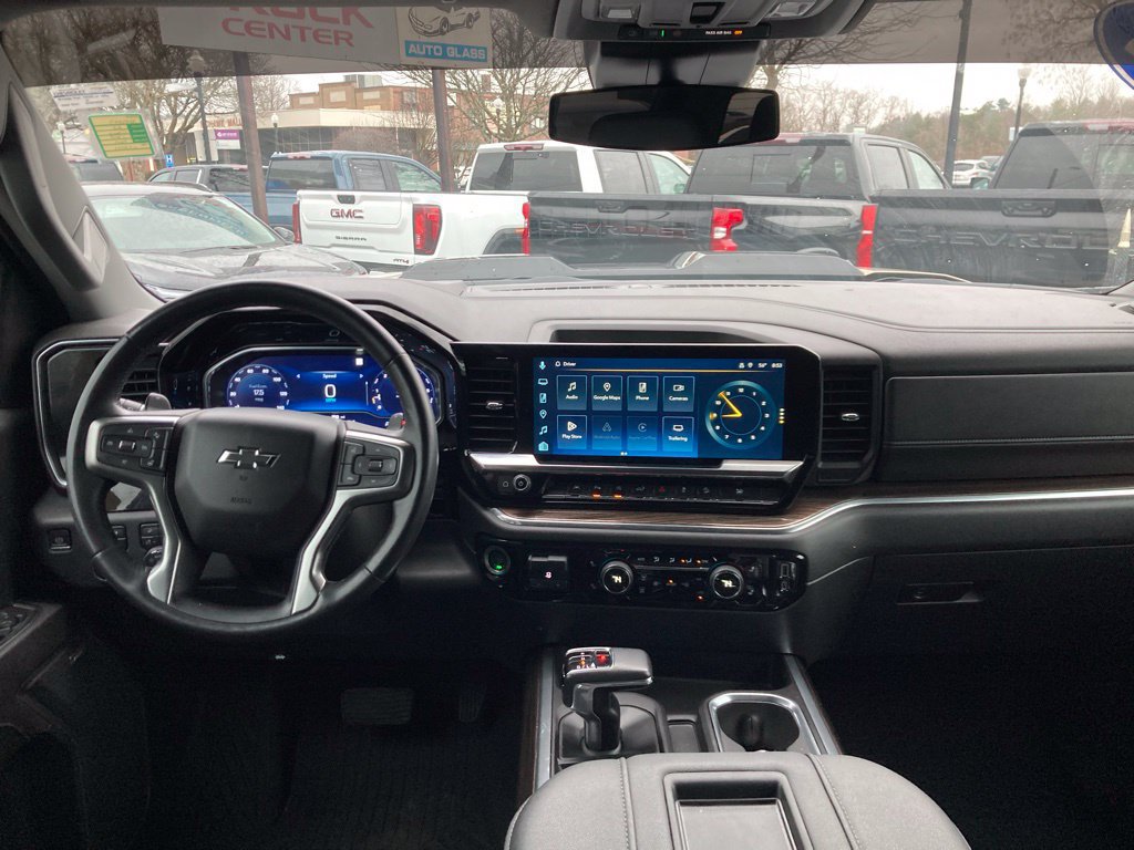 Used 2022 Chevrolet Silverado 1500 LT Trail Boss w/ LT Trail Boss Premium Package AWD/4WD image 5