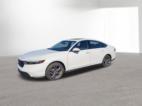 Certified 2023 Honda Accord EX image 4