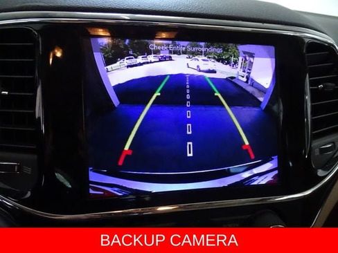 Used 2019 Jeep Grand Cherokee Limited AWD/4WD image 18